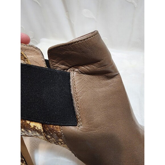 VINCE CAMUTO 6.5M BROWN BOOTIES TAUPE VO ARIANAH SNAKE SKIN NEUTRAL STILETTOTAN - Picture 16 of 16